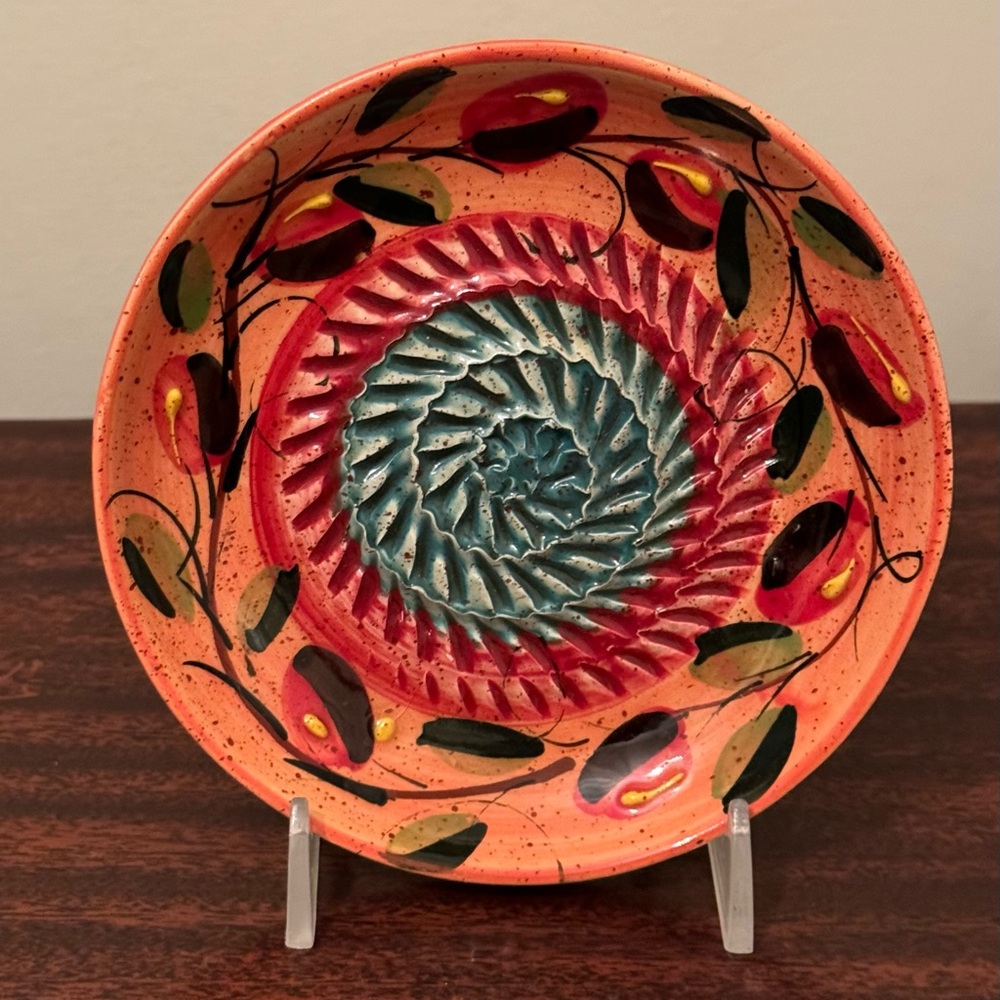 Gorgeous Hecho Amano Espana Ceramic Handpainted Garlic Grater 5” Colorful Plate